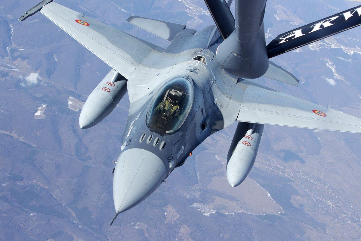 La Fortele Aeriene Romane a réceptionné son 17e et dernier F-16