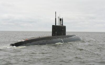 Le sous-marin russe B-588 Ufa réalise une plongée à sa profondeur maximale