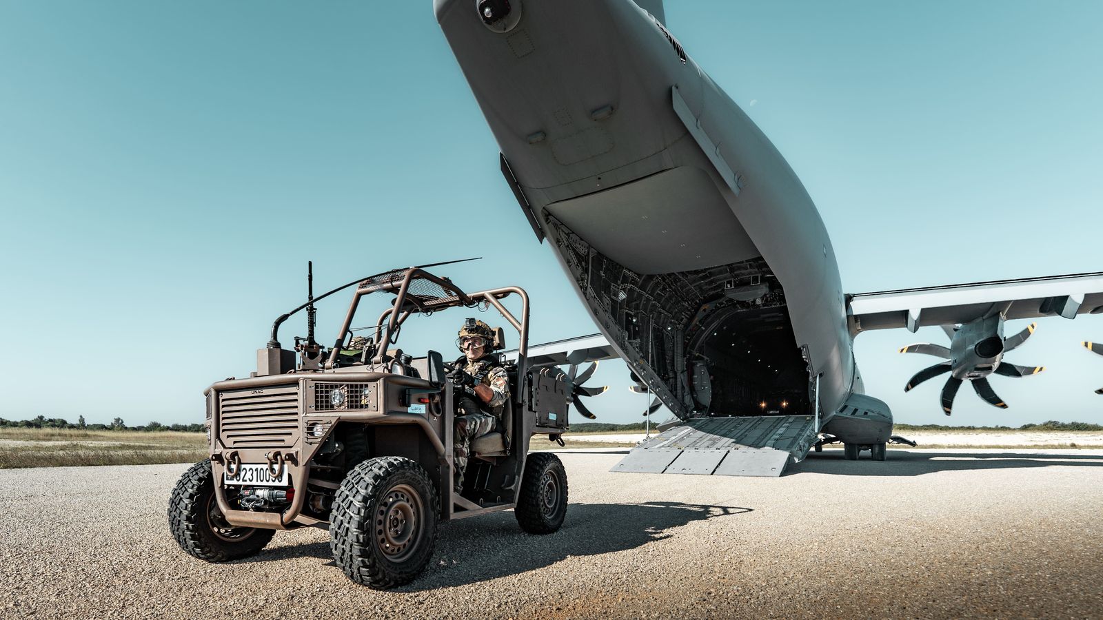 Exercice interarmées, 12 Fardier projetés par A400M vers Caylus © Armée de Terre