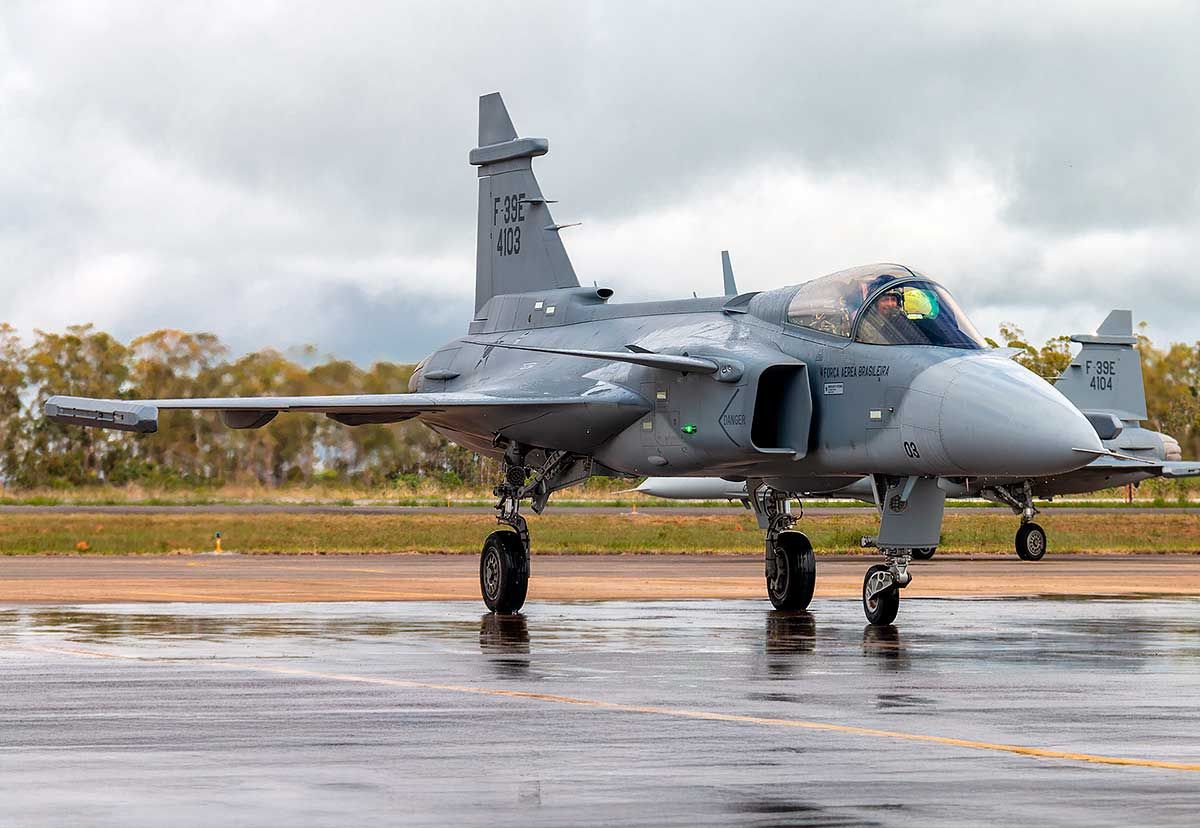 Avion de chasse Saab JAS-39 Gripen en vol © Saab AG