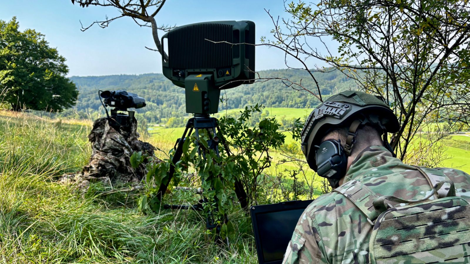 Radar de surveillance terrestre GO 12 de Thales, connu en France sous le nom de MURIN © Thales Deutschland